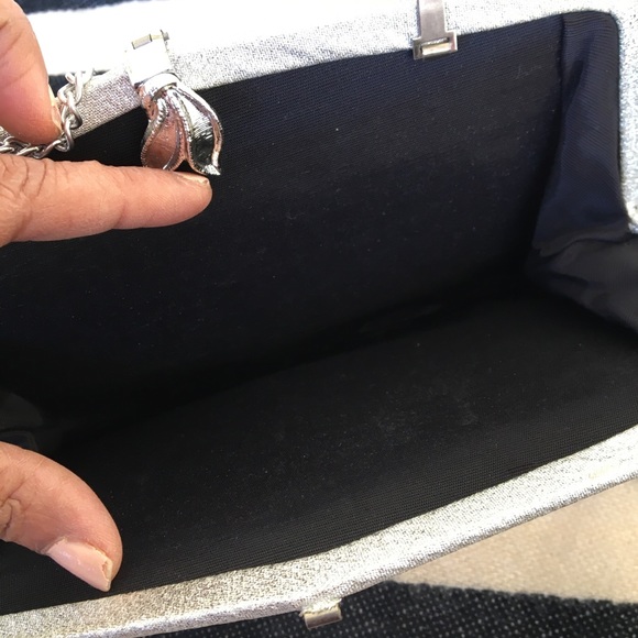 Silver bag! - Picture 3 of 4